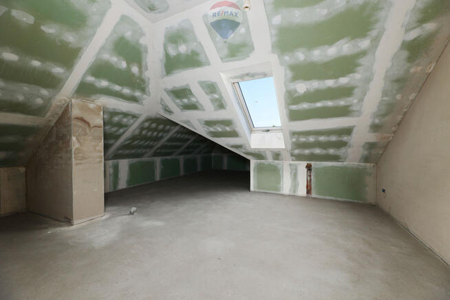 Dom z poddaszem użytkowym 175m2