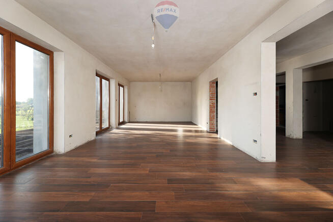 Dom z poddaszem użytkowym 175m2