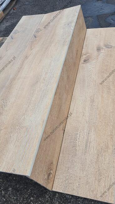 Stopnica na schody 120x30 płytki drewnopodobne Sentimental