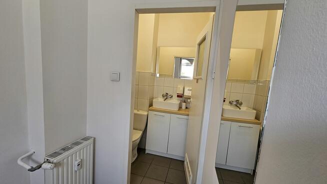 Do wynajęcia dwupoziomowy lokal 91.7 m2 Jedności Narodowej