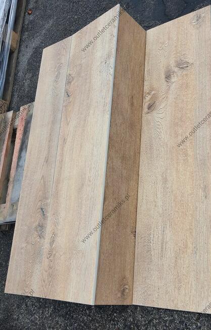 Stopnica na schody 120x30 płytki drewnopodobne Sentimental