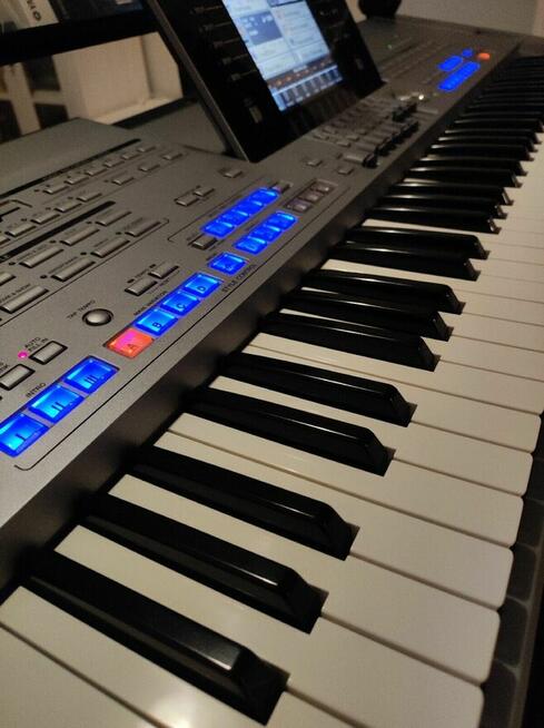 Klawiatura Yamaha Tyros 5 z 76 klawiszami Klawiatura