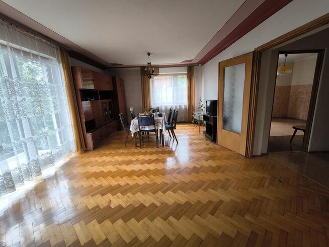 Dom pod lasem z widokiem na Nowy Sącz