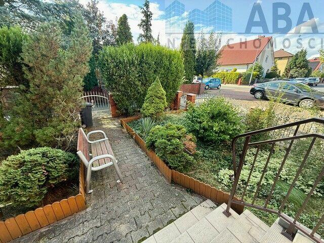 Dom piętrowy na sprzedaż