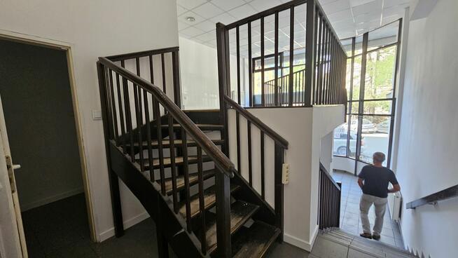 Do wynajęcia dwupoziomowy lokal 91.7 m2 Jedności Narodowej