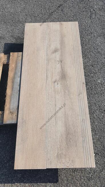 Płytki na schody 120x30 gres drewnopodobny Sentimental