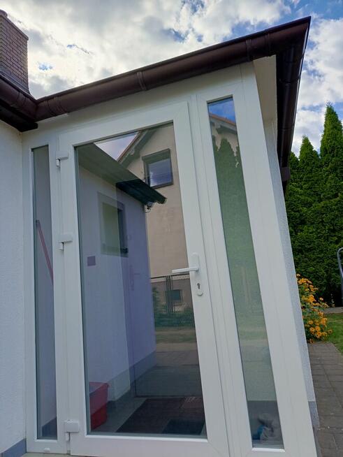 Dom, budynek gospodarczy i dwa garaże