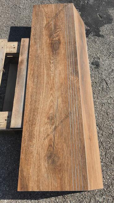 Stopnica na schody drewnopodobna 120x30 Guardian honey
