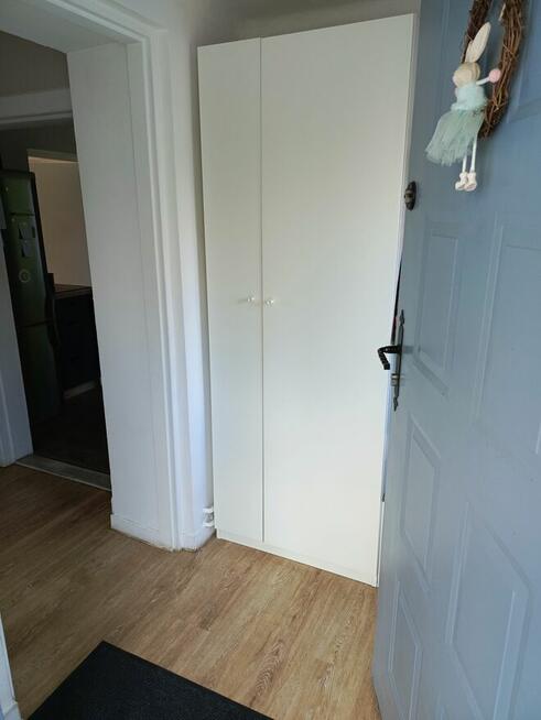 Dom, budynek gospodarczy i dwa garaże