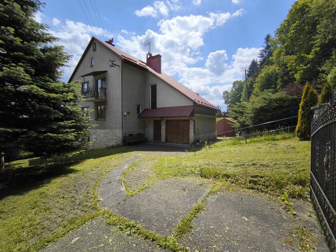 Dom pod lasem z widokiem na Nowy Sącz