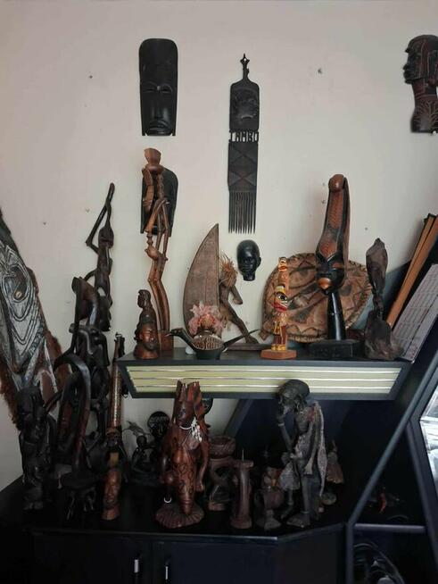 WIELKA KOLEKCJA AFRYKAŃSKICH MASEK I PRZEDMIOTÓW Z AFRYKI