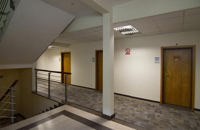 Modzelewskiego / lokale biurowe / 10 pokoi / 250 m2