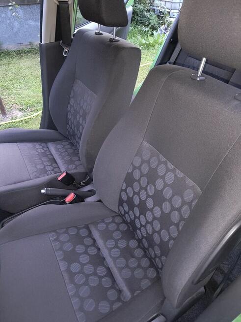 Pranie tapicerki samochodowej dywanów