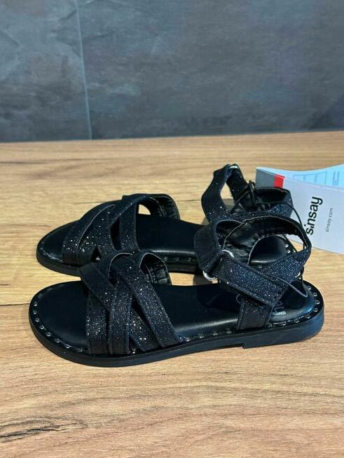 Czarne sandały dziewczęce Sinsay, rozmiar 26