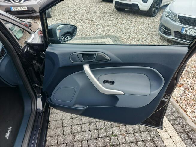 Ford Fiesta Ślicznotka Titanium mały przebieg