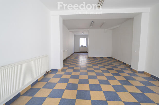 Kamienica z mieszkaniami i lokalem usługowym