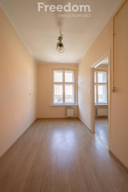 Kamienica z mieszkaniami i lokalem usługowym