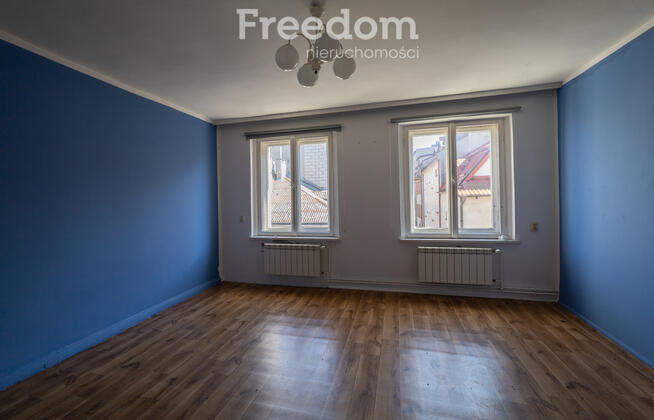 Kamienica z mieszkaniami i lokalem usługowym