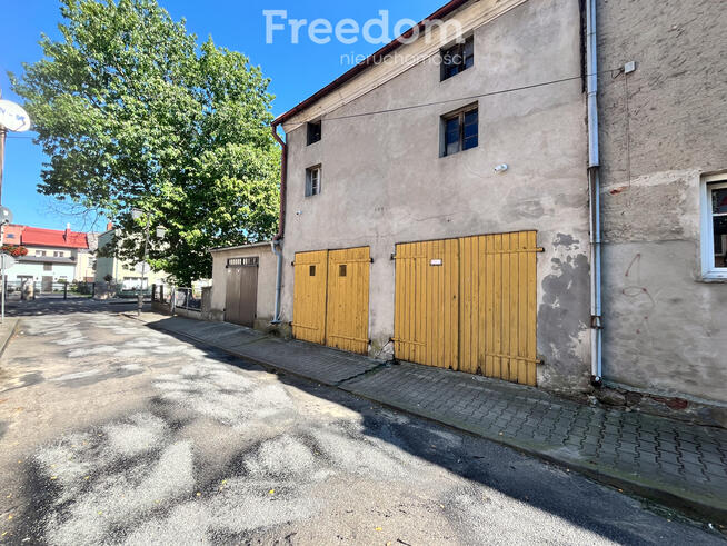 Kamienica z mieszkaniami i lokalem usługowym