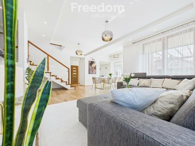 Zachwycający DOM WOLNOSTOJĄCY w zielonej okolicy