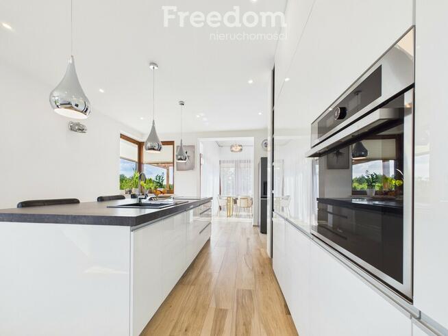 Zachwycający DOM WOLNOSTOJĄCY w zielonej okolicy