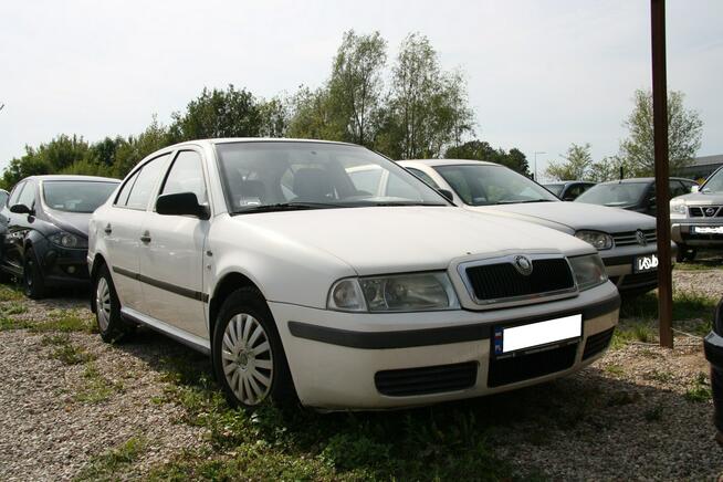 Škoda Octavia 1.6 benzyna z gazem salon PL Tanie Auta Podlasie Fasty Knyszyńska 49