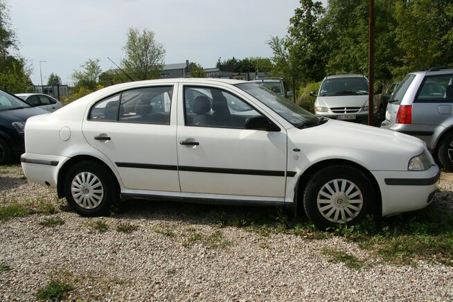 Škoda Octavia 1.6 benzyna z gazem salon PL Tanie Auta Podlasie Fasty Knyszyńska 49