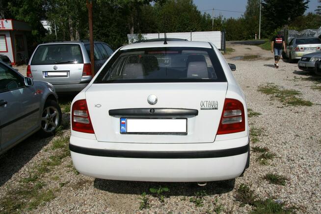 Škoda Octavia 1.6 benzyna z gazem salon PL Tanie Auta Podlasie Fasty Knyszyńska 49