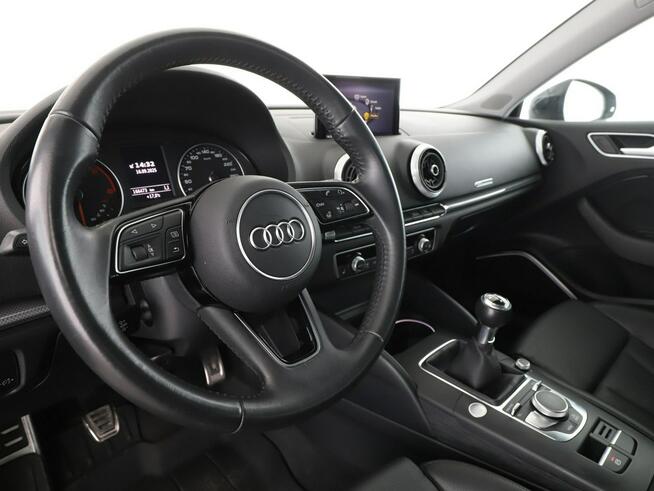 Audi A3 skóra grzane fotele xenon/LED czujniki parkowania