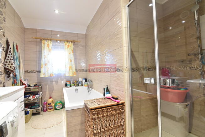 2poziomowe garaż 2 komórki lokatorskie 5ar działka