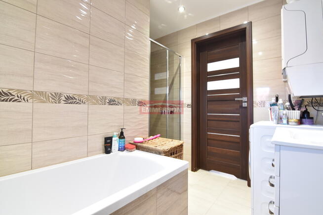 2poziomowe garaż 2 komórki lokatorskie 5ar działka