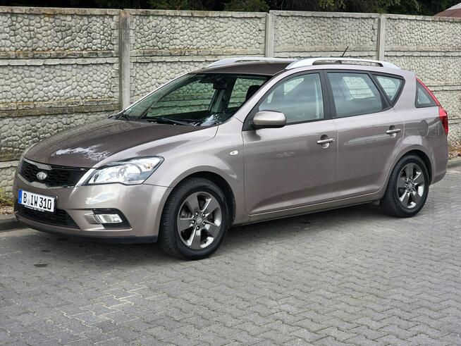 Kia Cee'd LIFT. 1.4 Benzyna Kombi. PRZEBIEG: 137.318. Bezwypadkowa. GWARANCJA