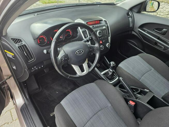 Kia Cee'd LIFT. 1.4 Benzyna Kombi. PRZEBIEG: 137.318. Bezwypadkowa. GWARANCJA