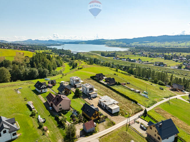 Dom z widokiem na jezioro i Tatry