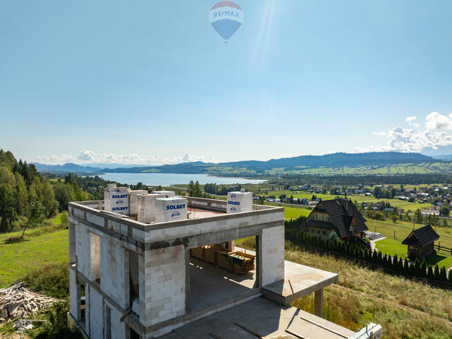Dom z widokiem na jezioro i Tatry