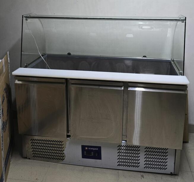 Stół chłodniczy 3 drzwiowy STALGAST 832232 nadstawka szklana