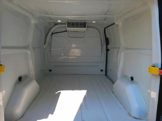 Oferuję przewóz towarów, ładunków izoterma