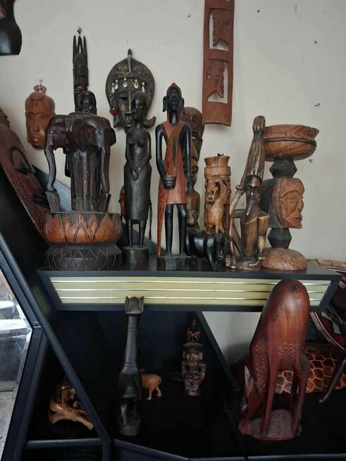 WIELKA KOLEKCJA AFRYKAŃSKICH MASEK I PRZEDMIOTÓW Z AFRYKI