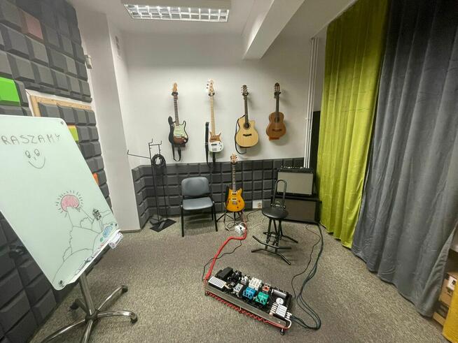 Nauka gry na perkusji, gitarze, pianinie, wokal