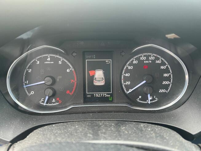 Syndyk sprzeda prawo własności do samochodu osobowego Toyota