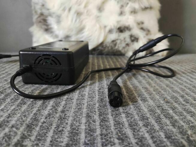 Ładowarka akumulator rower elektryczny skuter 54,6V zasilacz