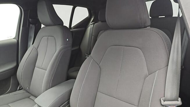 Volvo XC 40 BEV 73kWh P6 Recharge Core ! Z Polskiego Salonu ! Faktura Vat !