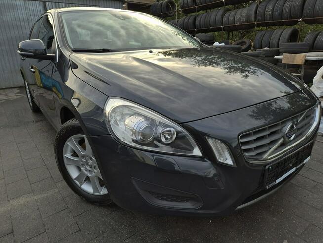 V60 2.0 D3 MOMENTUM 136KM XENON skóra NAVI pdc SERWIS bezwypadek 2014