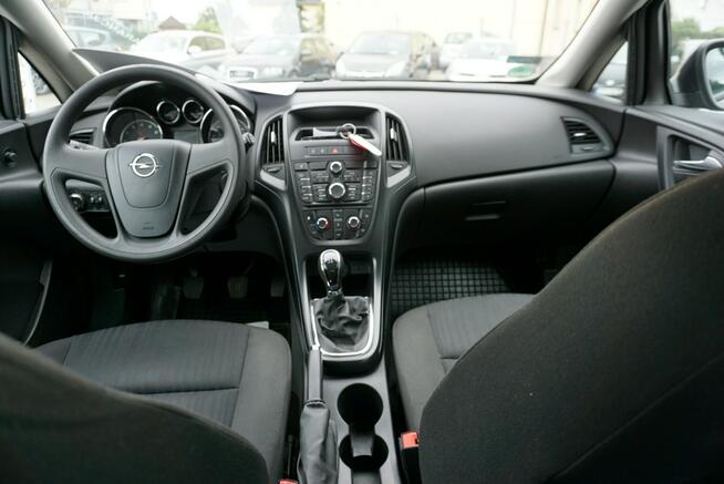 Opel Astra zarejestrowany, ubezpieczony