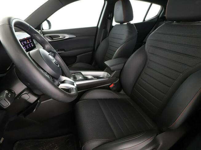 Alfa Romeo Tonale mHEV automat full LED skóra navi kamery virtual cocpit