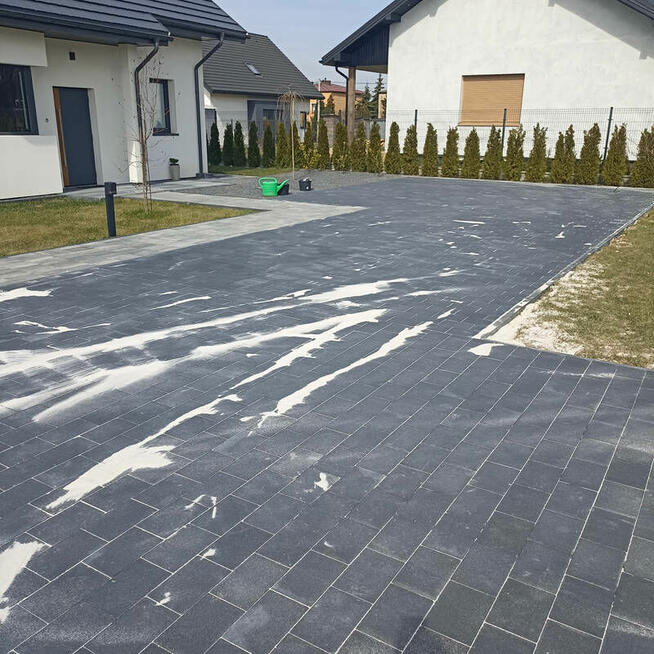 Usługi brukarskie układanie kostki brukowej