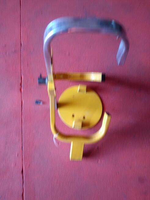 BLOKADA NA KOŁO SAMOCHODU ANTYKRADZIEŻOWA UNIWERSALNA ZABEZP