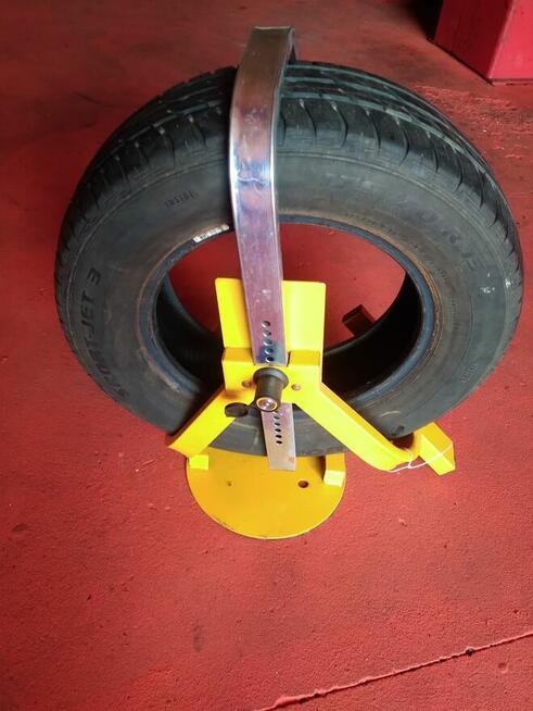 BLOKADA NA KOŁO SAMOCHODU ANTYKRADZIEŻOWA UNIWERSALNA ZABEZP