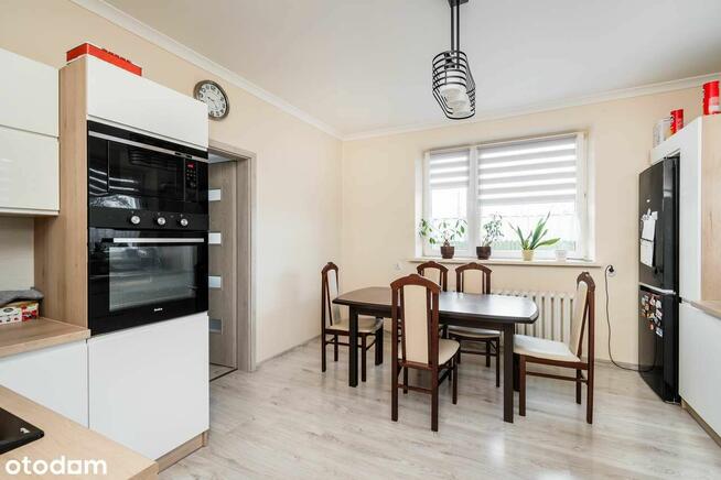 Dom wolnostojący z działką 38ar, stan b dobry, Poręba Żegoty