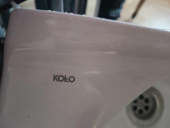 Mała umywalka do WC, łazienki